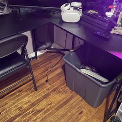 L Shaped Desk/table