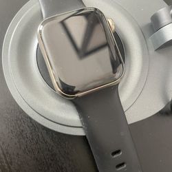 Apple Watch Series 6 - 40mm Stainless Steel