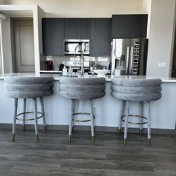 3 bar stools 
