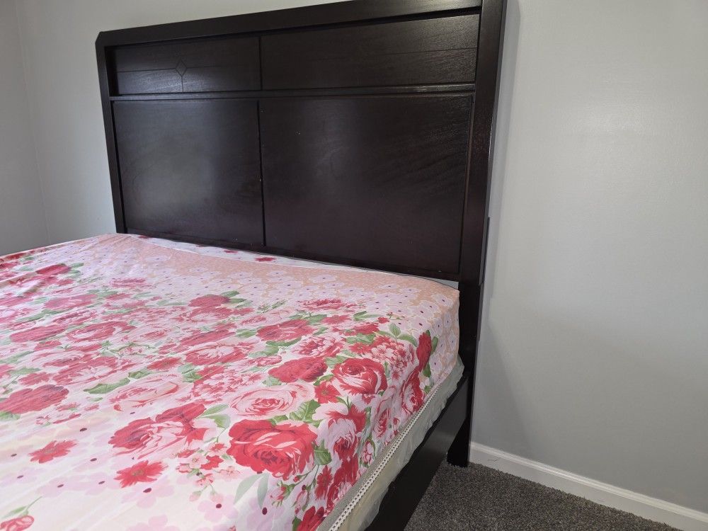 Queen BED WITH Mattress Used But Excellent