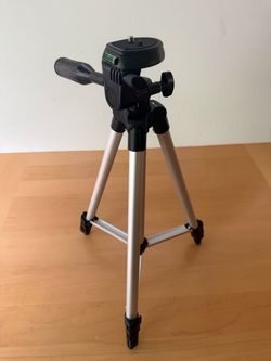Compact Camera Tripod with Pan Head