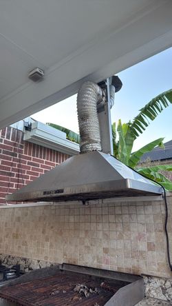 Exterior hood vent exhaust