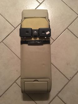 2004 Infiniti G35 rear center seat arm rest cup middle OEM tan