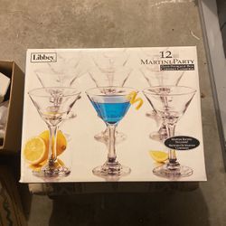 12x Martini Glasses
