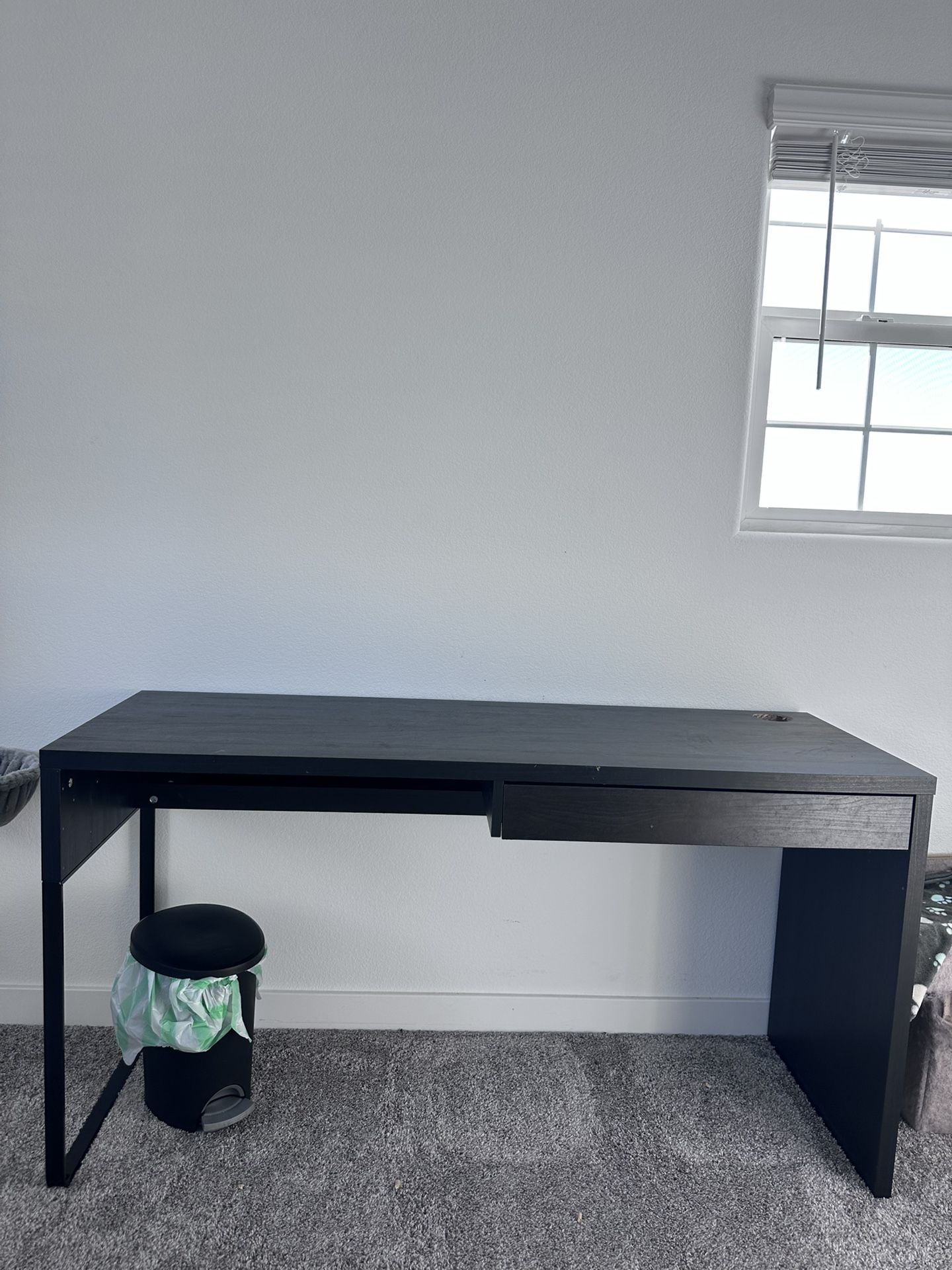 IKEA Micke Desk 