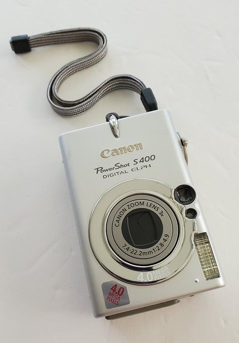 Canon PowerShot S400 4MP Digital Camera (Parts/Repair/ Hazy Imagery)
