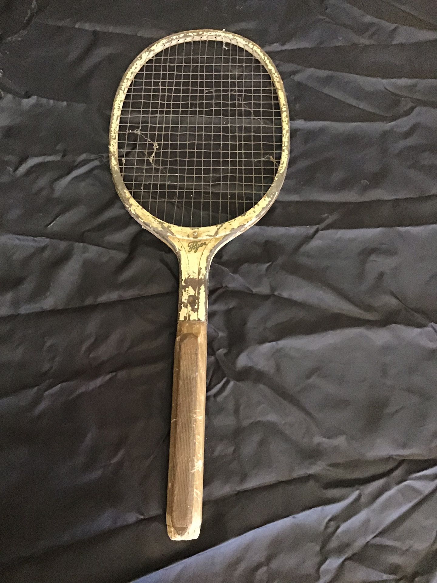 Wood tennis racket (Flyer)