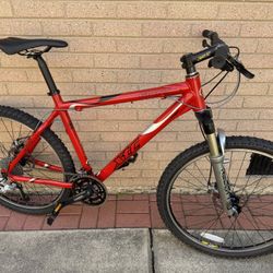 Giant XCT Mountain Bike 