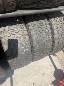265-60-18 USED TIRES BF GOODRICH $60 EACH
