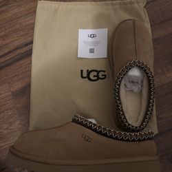 Brand New Women’s Ugg Tasman Slippers in Chestnut Size 8
