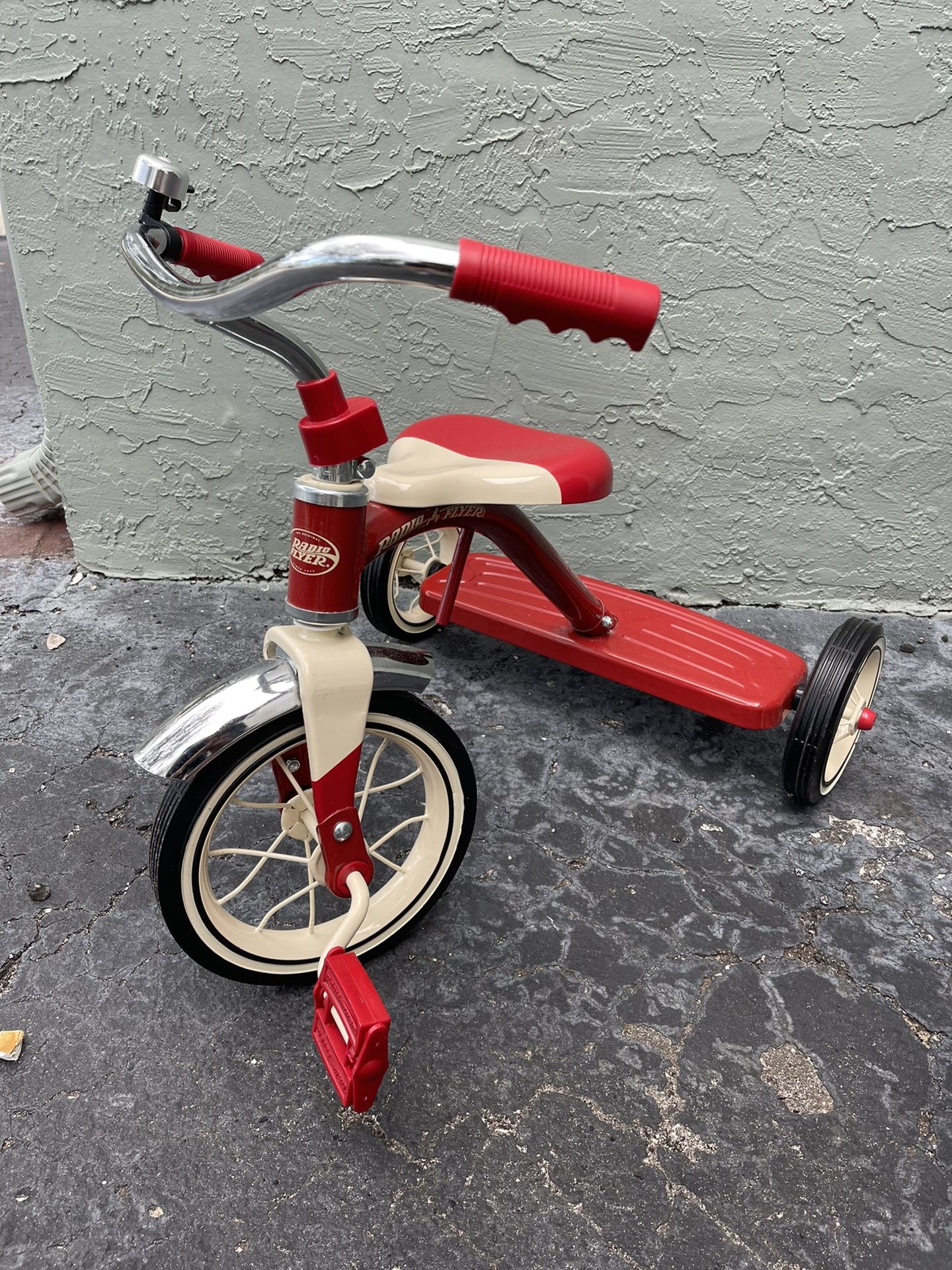 Red Radio Flyer Christmas Toddler Tricycle 