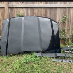 GMC PARTS DAMAGED BUT FIXABLE 