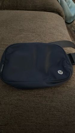 Lululemon  belt bag