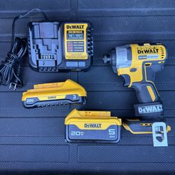 Dewalt 20v Impact Kit / FAST CHARGER 