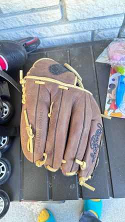 Brown Baseball Glove — Used