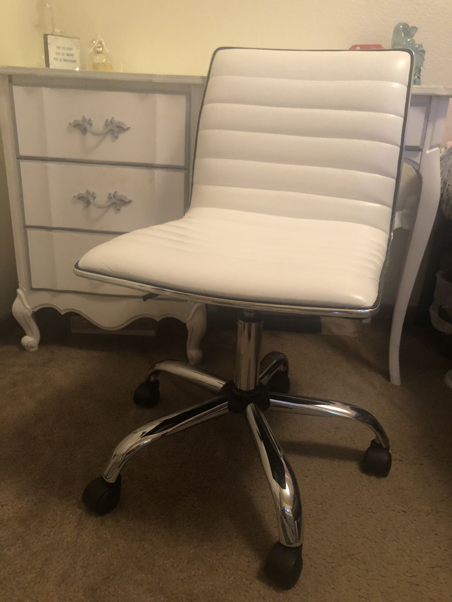 Desk chair