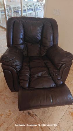 Dark Brown Leather Recliner/Swivel Chair – Oversized & Comfortable