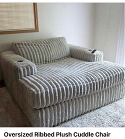 Oversized cuddle Chair
