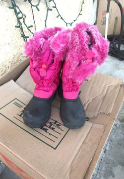 Botas para ir a la nieve de niña size 3 exelentes condiciones