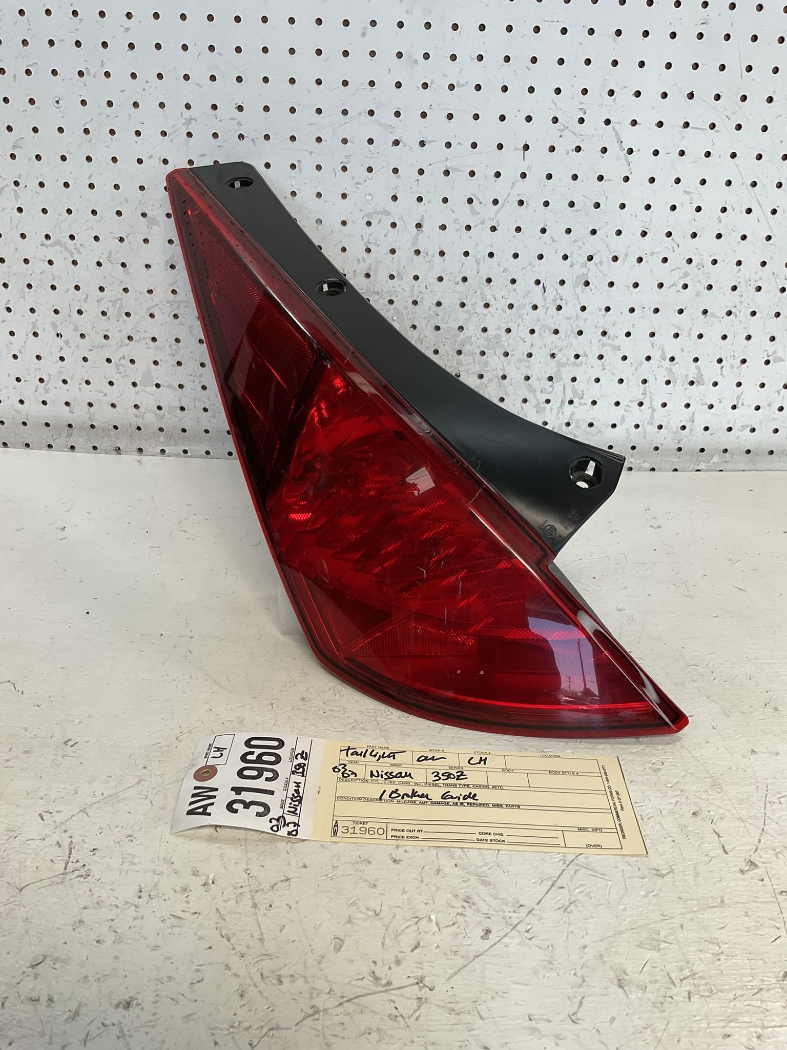 2006 2008 NISSAN 350Z LEFT SIDE TAIL LIGHT OEM