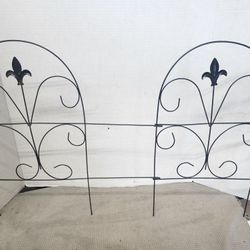 Vigoro 18" X 10ft Decorative Romantic Metal Folding Garden Fence $10 Set (Price Is Firm)