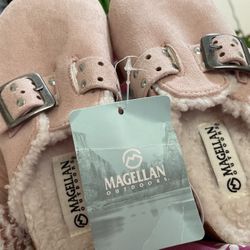 Pink suede clogs youth size11 faux fur lining for warmth adjustable strap made by Magellan outdoors