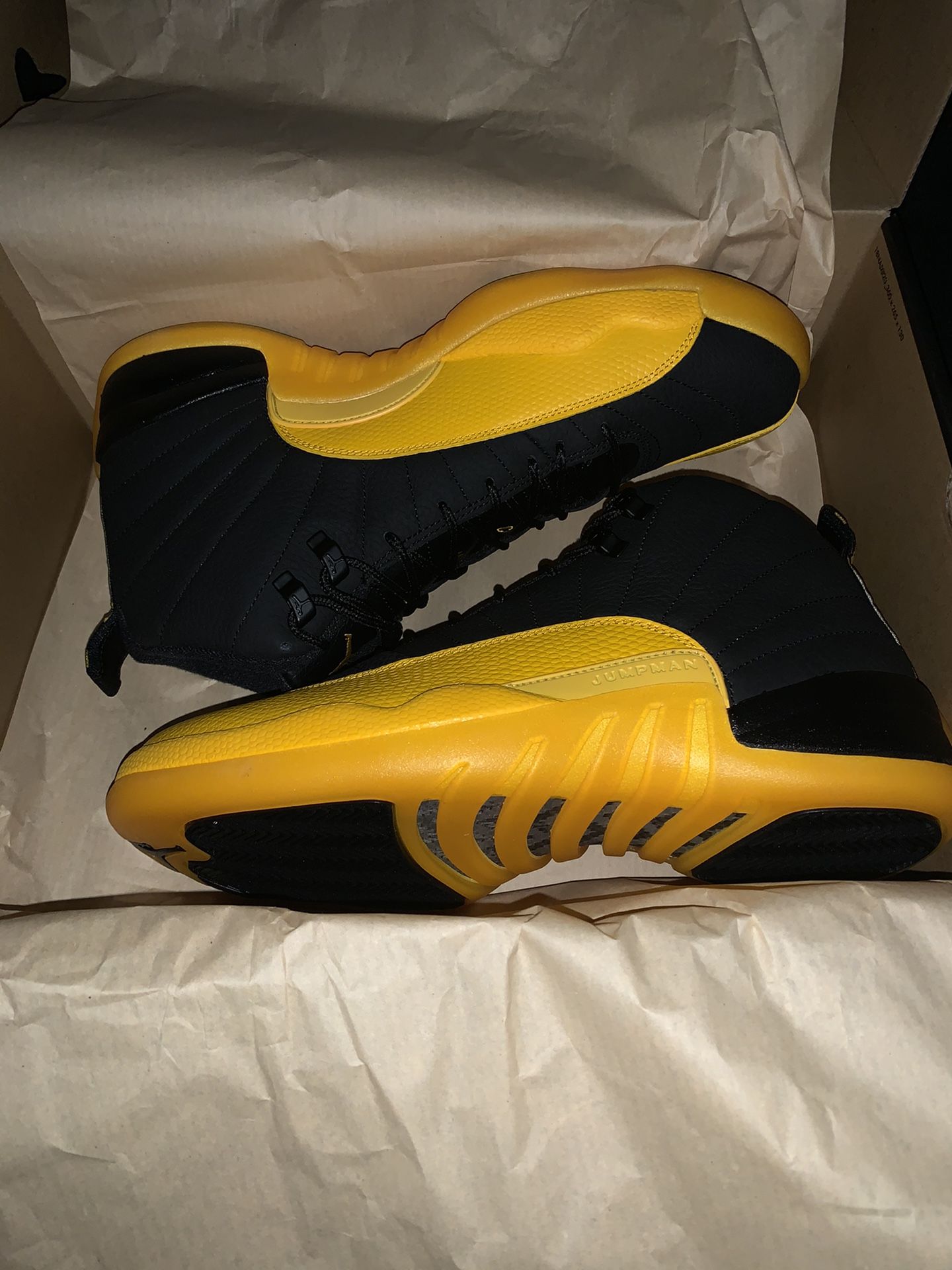 Jordan 12 retro University gold Deadstock