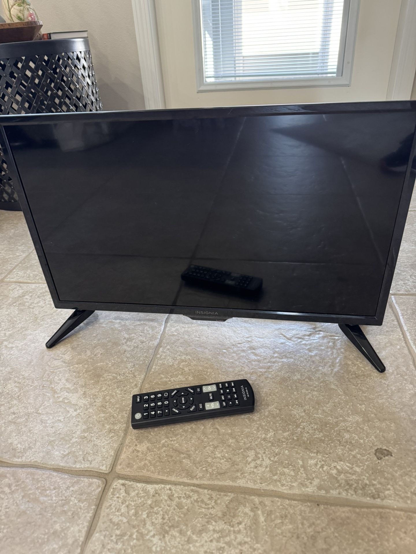 Insignia 24” TV