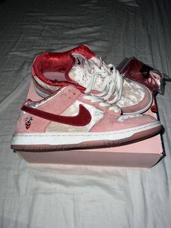 Nike SB Dunk Low StrangeLove Skateboards (Special Box)
