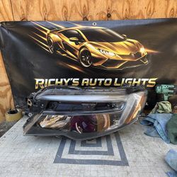 Honda pilot LEFT USED OEM HEADLIGHT (2016-2022)