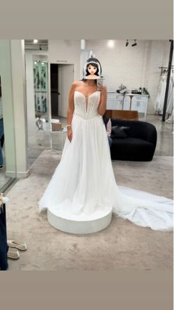 Never Worn Wedding Dress