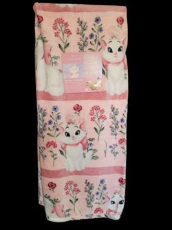 The Aristocats "Marie " Throw 50x70in  - Sweet Floral