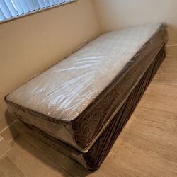 NEW TWIN SIZE SET MATTRESS AND BOX SPRING-2pcs