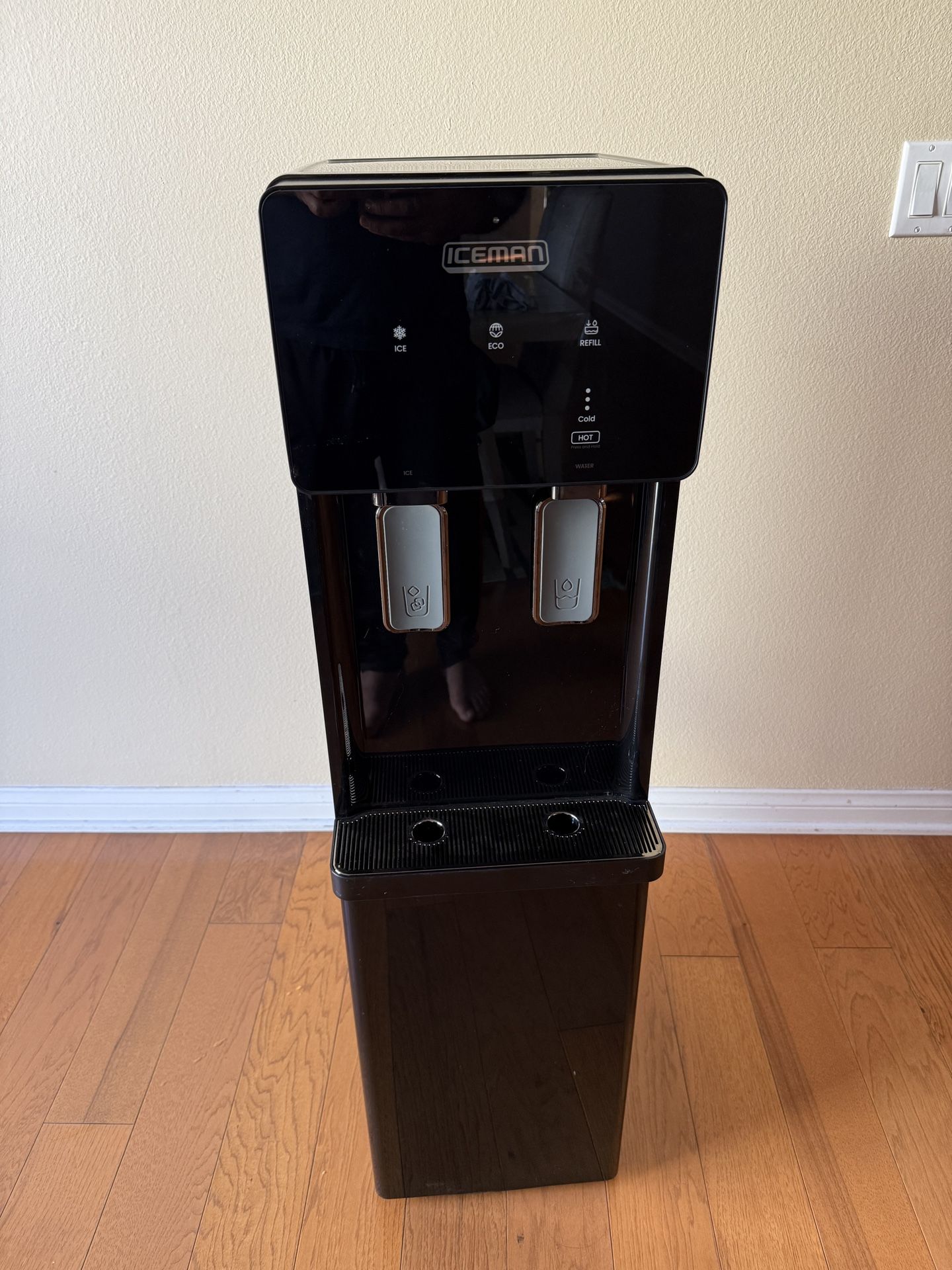 Iceman Water Dispenser And Ice Maker New