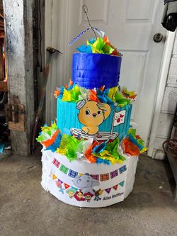 CUSTOM Cánticos three tier pinata with balls