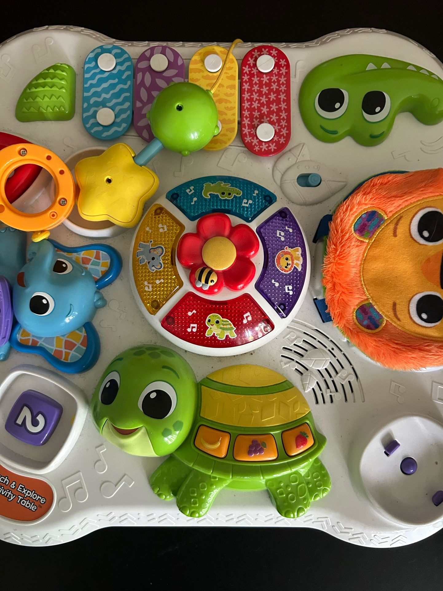 V-Tech Touch & Explore Activity Table