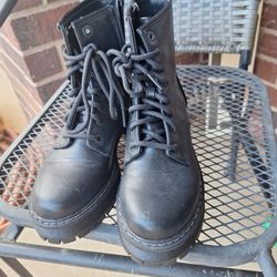 Size 7 Women’s Madden Boots