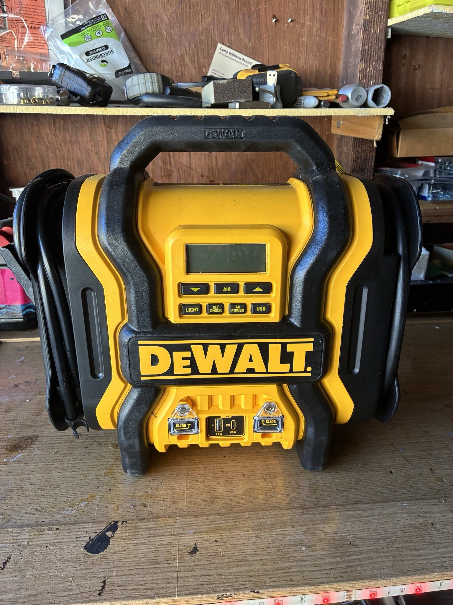 Portable Power 2000 Peak Amp Jump Starter w/Digital Compressor