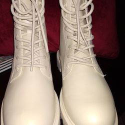 Military  Style Boots / Hat