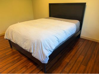 Queen Bedroom Set