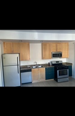 8 pieces maple kitchen cabinet set with granite countertop & sink delivery 🚚 and install available  