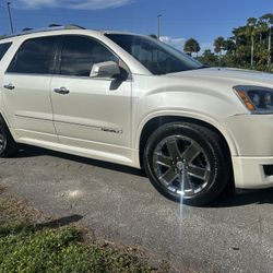2013 GMC Acadia