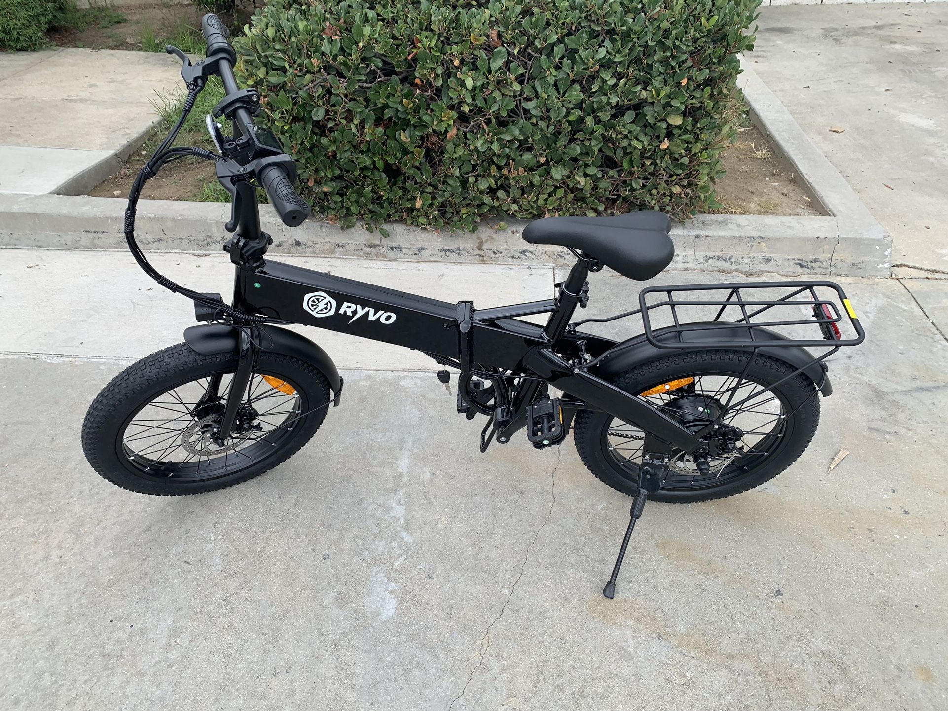750W 48V Rear-Wheel Electric Bike, 24 mph Top Speed