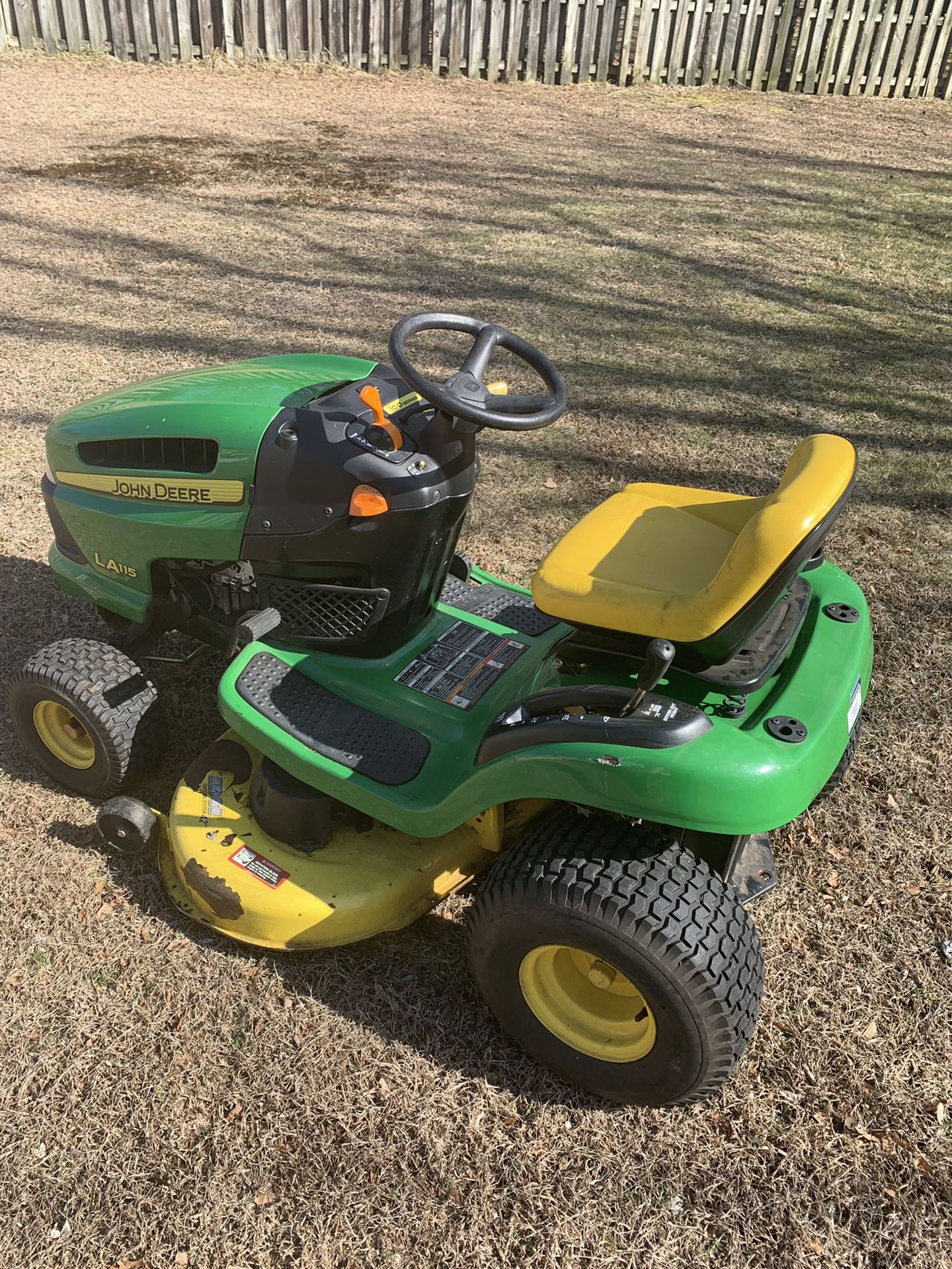 John Deere LA115 Lawn Mower Tractor for Sale in Middletown, NJ OfferUp