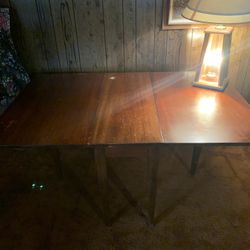 Vintage drop-leaf/gate-leg table