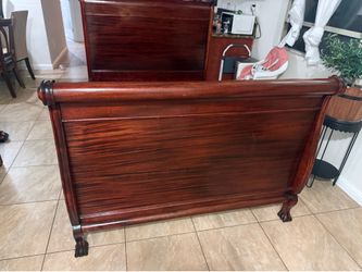 Full Size Solid Wood Sleigh Bed Frame – Excellent Condition