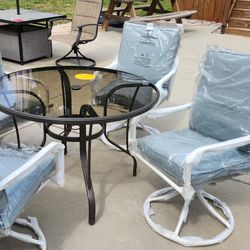 Patio Dining Set Outdoor Table & 4 Swivel Chairs *NEW*