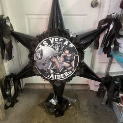 Raiders Tambor Star Pinata 
