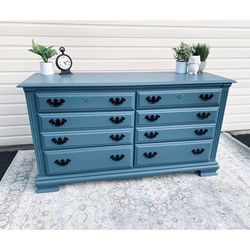 Gorgeous Blue 6-Drawer Dresser