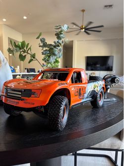 BRAND NEW Traxxas UDR